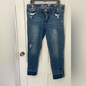 Seven7 ankle skinny jeans distressed